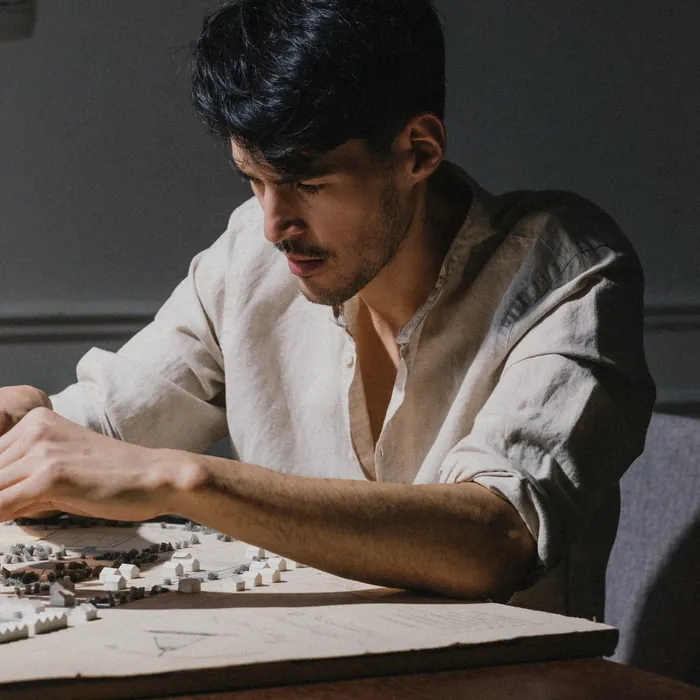 Retrato de Sebastián Altamira R., arquitecto director
